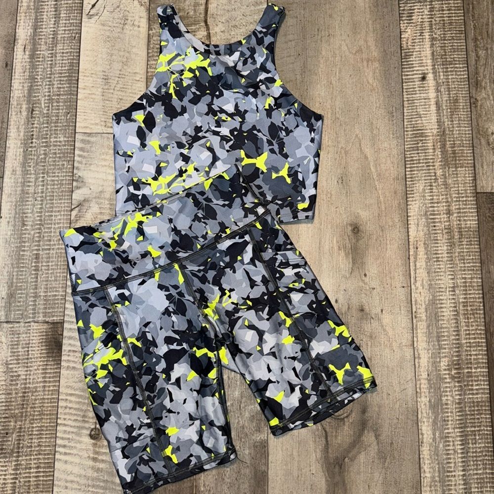 BECCO Spandex SET- shorts/crop top-‎ size Small